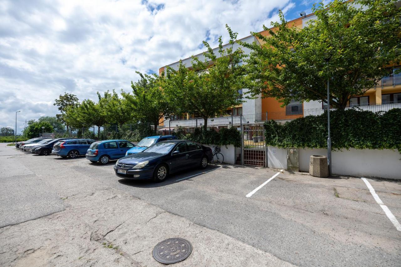 Apartamenty Wisniowy Sad By Noclegi Renters Kolobrzeg Bagian luar foto